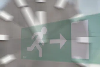 Трейдъри залагат на срив при акциите и това започва да се отплаща