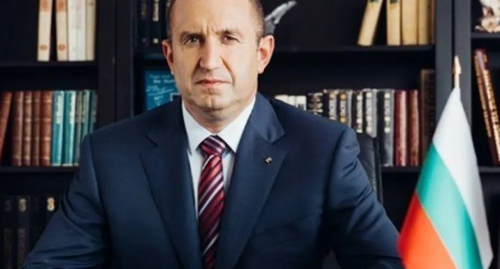 Радев пред протестиращите:България не е собственост на олигарсите