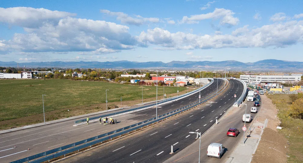 Пускат 2.5-километров участък от Южната дъга на околовръстното на София