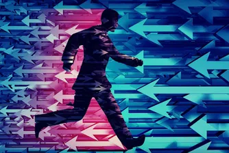 Малките инвеститори продължават да залагат на акциите, големите продават