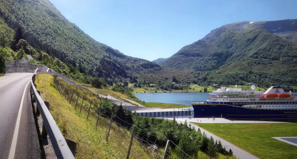 Европейска държава строи тунел за кораби под планина