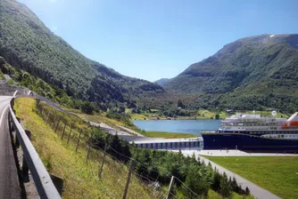 Европейска държава строи тунел за кораби под планина