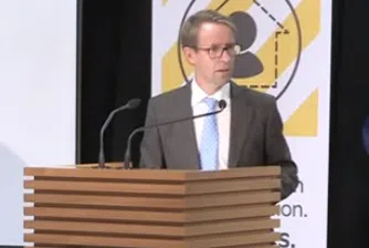 Директорът на здравната служба - новият любимец на Нова Зеландия