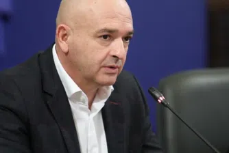 Мутафчийски: Хидроксихлорокинът не е отхвърлен като лечение