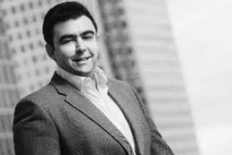 Той открадна 30 000 от майка си, за да спечели милиони