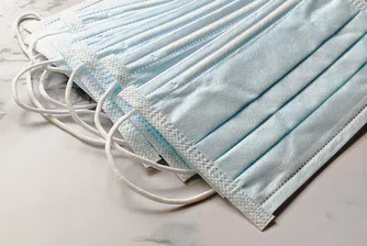 Глобиха президента на Чили за селфи без маска