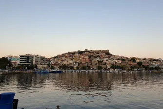 Хванаха 330-килограмова акула близо до Кавала