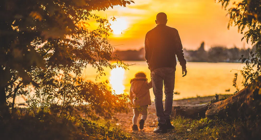 Заетостта при татковците - по-висока, отколкото при мъжете без деца