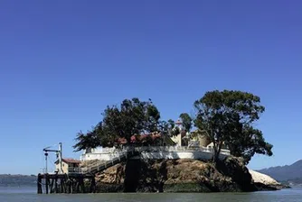 $130 000 заплата и живот на остров срещу отказ от Wi-Fi и ТВ