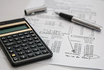 САЩ глоби със 100 млн. долара одиторската компания Ernst & Young