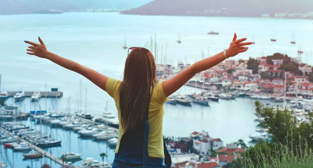 Само с квота и въглероден паспорт: Идва ли краят на пътешествията без план