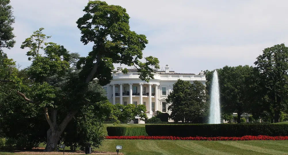 Президентът Байдън сложи подпис под нови мерки за 1.9 трилиона долара