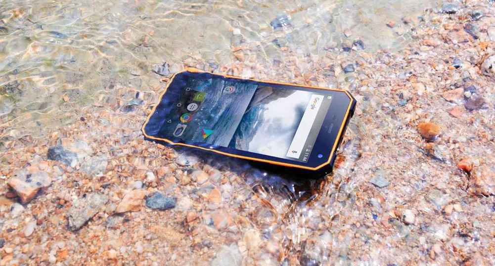 Вече има смартфон амфибия