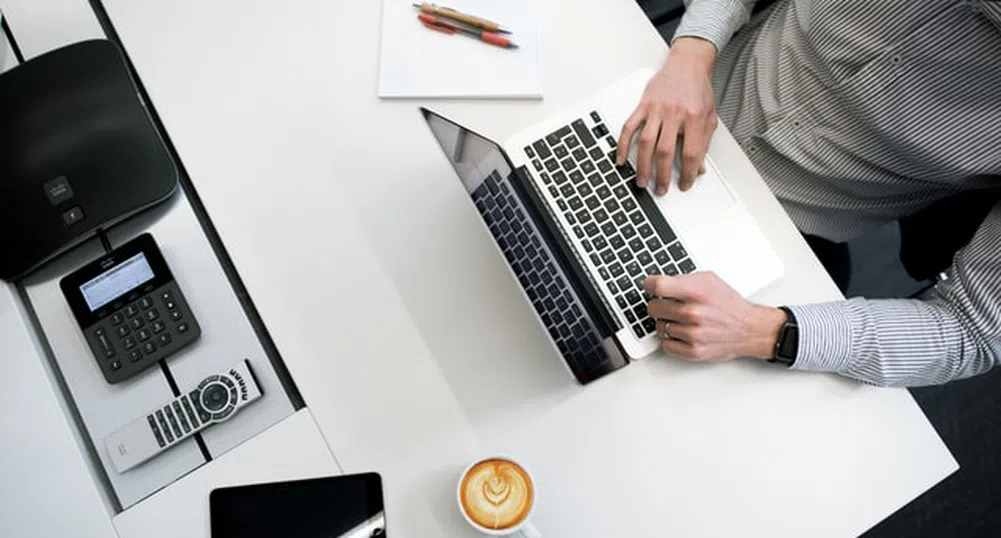 Пет неща, които да изтриете от компютъра си, ако напускате работа