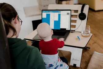 Подпомагат с още 52 млн. лева родителите, които ползват неплатен отпуск