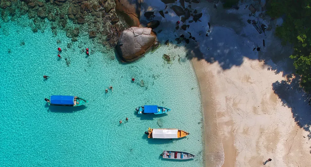 Да чистиш мръсни стаи, за да обикаляш света. Може и да е забавно