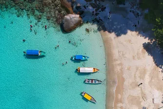 Да чистиш мръсни стаи, за да обикаляш света. Може и да е забавно