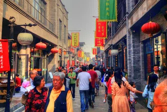 Пекин дава на гражданите си ваучери за 1.7 млрд. долара