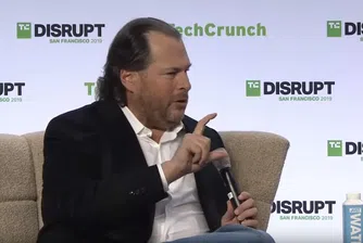 Милиардер: Трябва да разбием Facebook