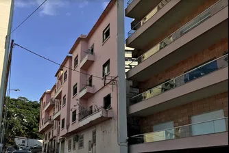Мъж построи най-тясната къща, за да блокира гледката на брат си