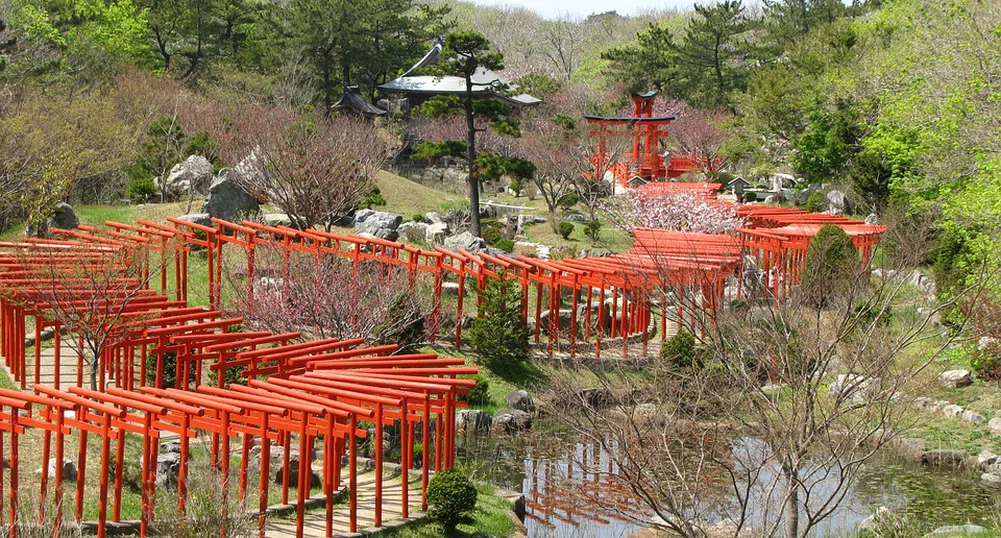 Такаяма - планинското градче с горещи извори, вековни къщи и весел фестивал