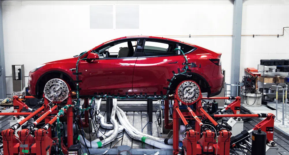 Липса на кадри притиска берлинския хъб на Tesla до стената