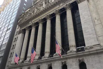 Dow Jones записа най-лошия си ден от 2020 г., Nasdaq падна с 5%