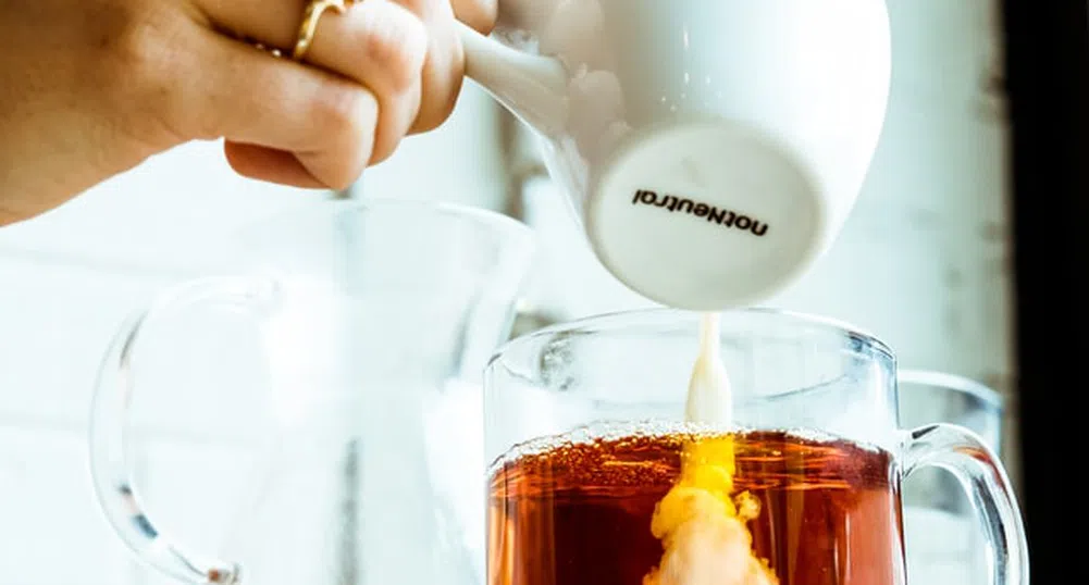 Ето защо британците слагат мляко в чая си