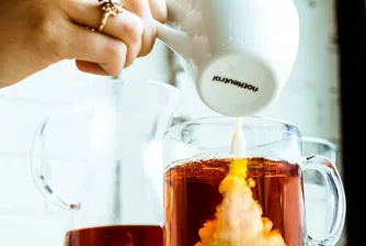 Ето защо британците слагат мляко в чая си