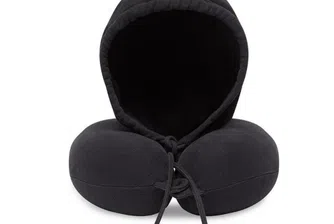 Balenciaga представи нова възглавница за пътуване на цена от 650 долара