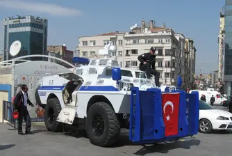 Масова хайка за джихадисти в Турция