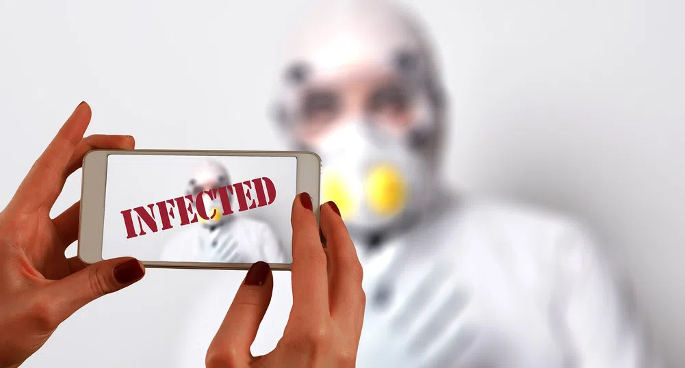 Кристиано Роналдо е с коронавирус (снимки)