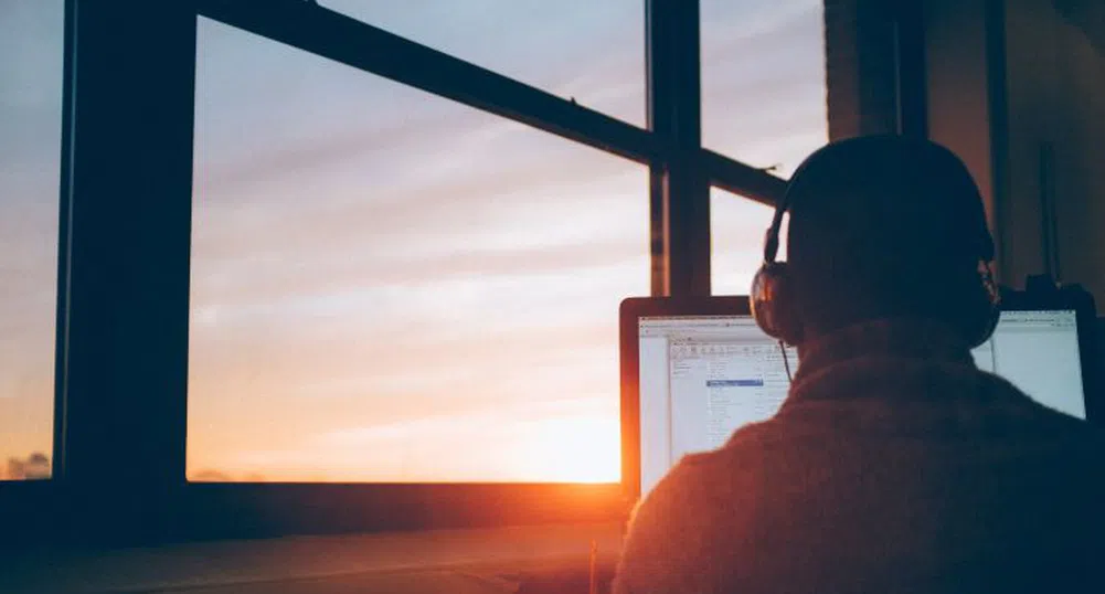 Водещи компании предлагат хибридна работа и плащат ваканции на служителите