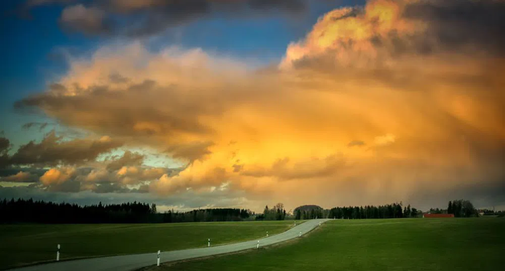 От днес става по-топло, но с гръмотевични бури