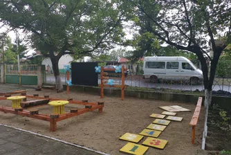 УНИКА зарадва децата в пострадало от наводнения село