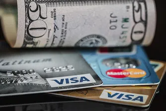 Дълговете на американците се понижават за първи път от 2014 година насам