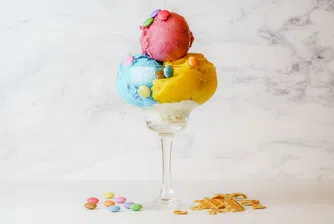 Осем столетници с много нетрадиционна диета