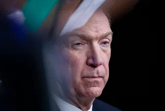 Дейвид Малпас: Задържането на репортера на WSJ от Русия е "безсрамен акт"