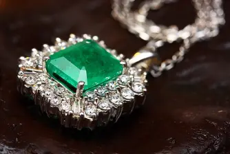 В Русия откриха уникален изумруд, тежащ 1.6 кг