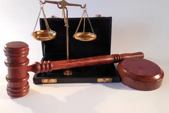 Тя получи огромна сума за развода си, но 5 г. по-късно иска още