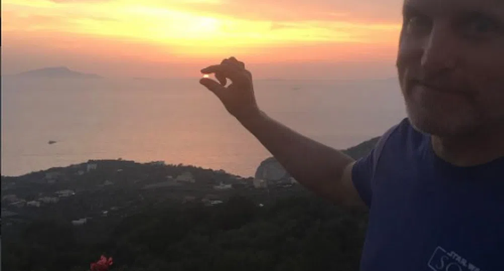 Едва 500 долара е струвала сватбата на актьора Уди Харелсън