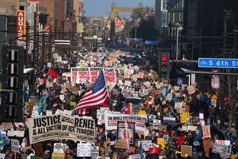 Трета стрелба за месец в Минеаполис, агент на граничната служба убу мъж, снимал действията на ICE