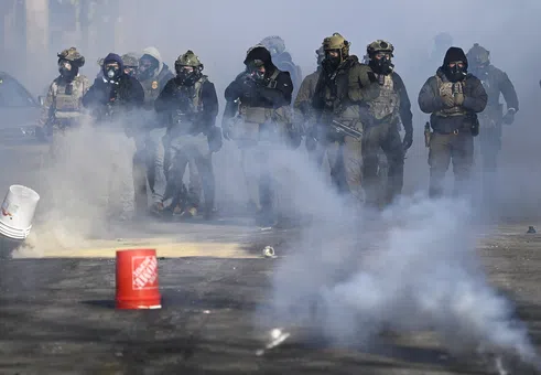 Видеозаписи противоречат на версията на САЩ за новата стрелба в Минеаполис от федерални агенти