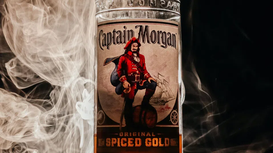 Акциите на Diageo падат след намаляване на дивидента и влошена прогноза за печалбата