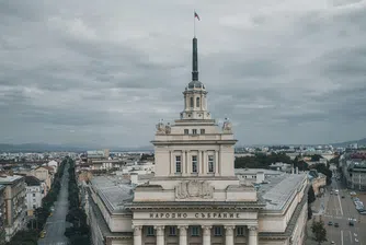 Парламентът ще гласува мандата за правителство с премиер Мария Габриел да бъде обявен за неуспешен