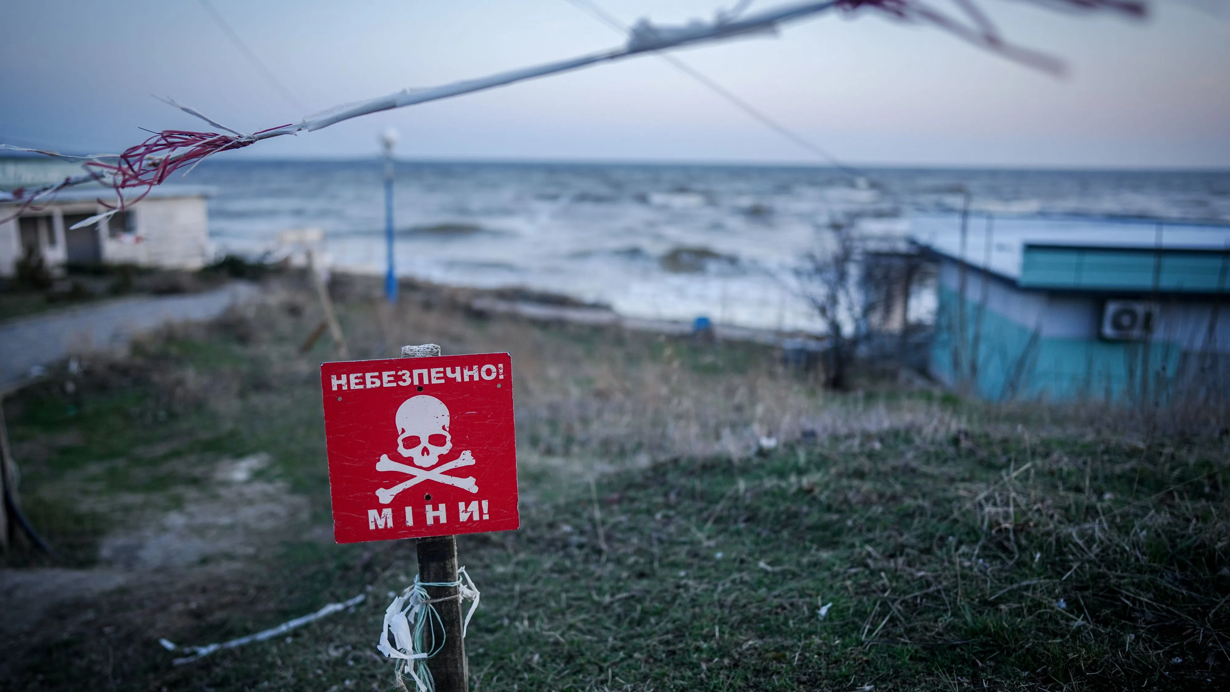 Има споразумение с Русия и Украйна за прекратяване на огъня по море, обяви Белият дом. Каква е цената?