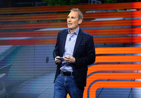 „Избройте три до пет ваши постижения“: Amazon започва оценка на служителите си