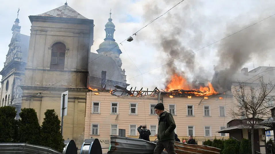 Русия ескалира войната в Украйна с една от най-мащабните атаки с дронове, докато дипломацията буксува