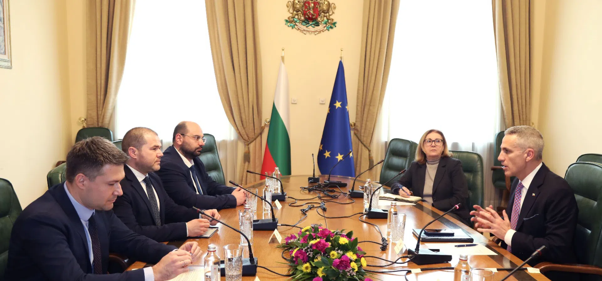 Банковият сектор в България не е пряко засегнат от ситуацията в Близкия изток, стана ясно след среща с премиера Гюров