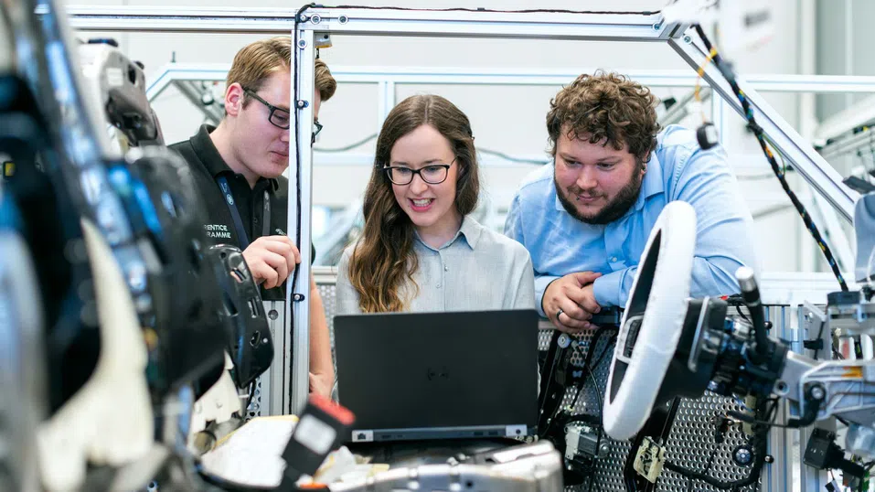 Софтуерната индустрия е новата мишена във войната за AI таланти